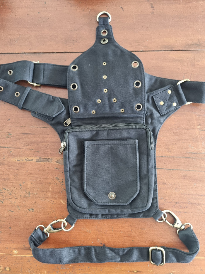 Essentials Festival Pocket Belt